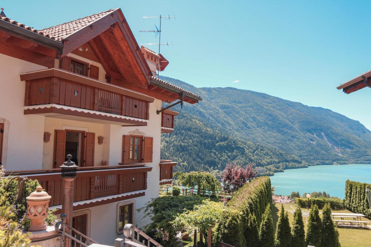 Villa La Dama Del Lago Molveno Exteriér fotografie