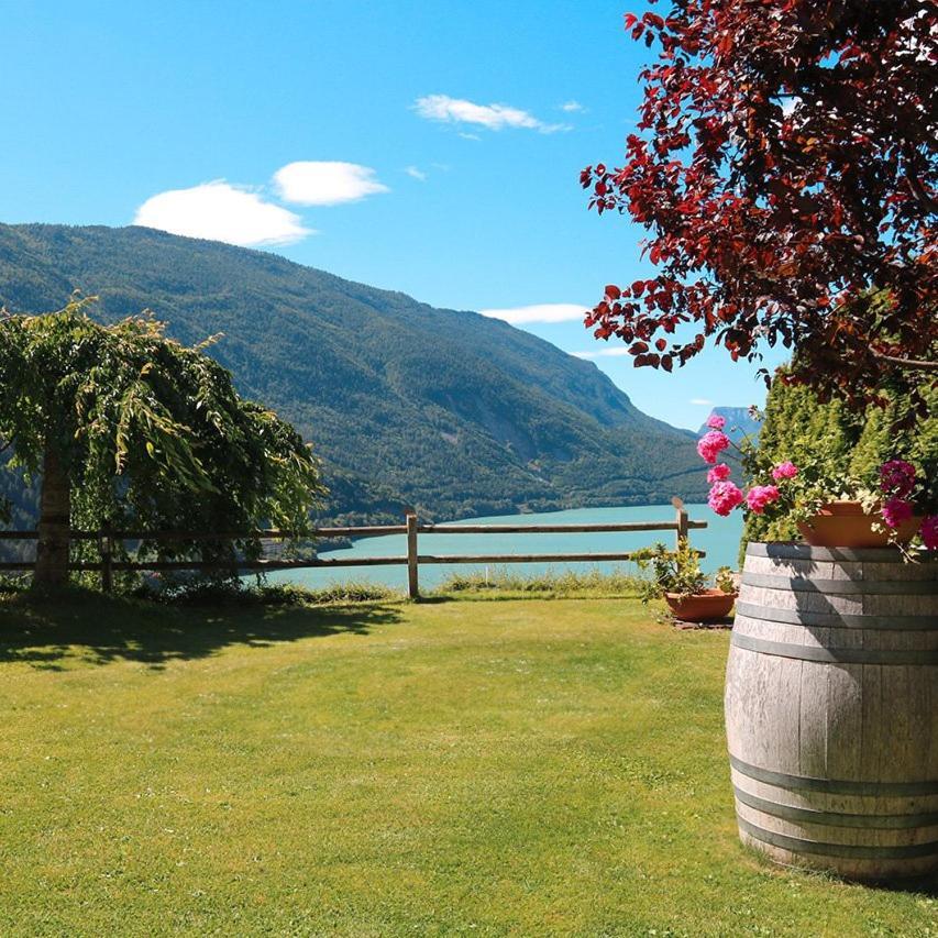 Villa La Dama Del Lago Molveno Exteriér fotografie