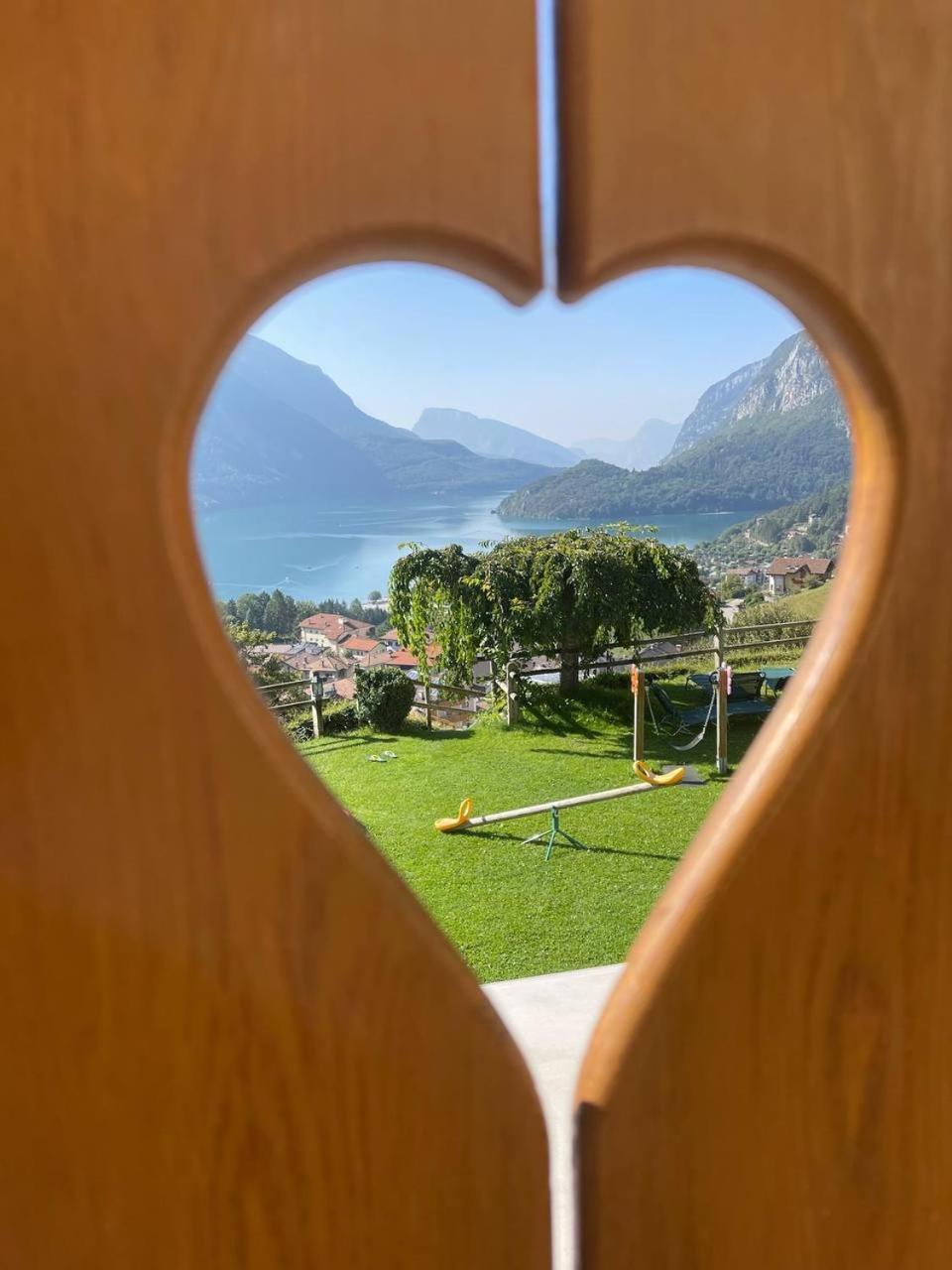 Villa La Dama Del Lago Molveno Exteriér fotografie